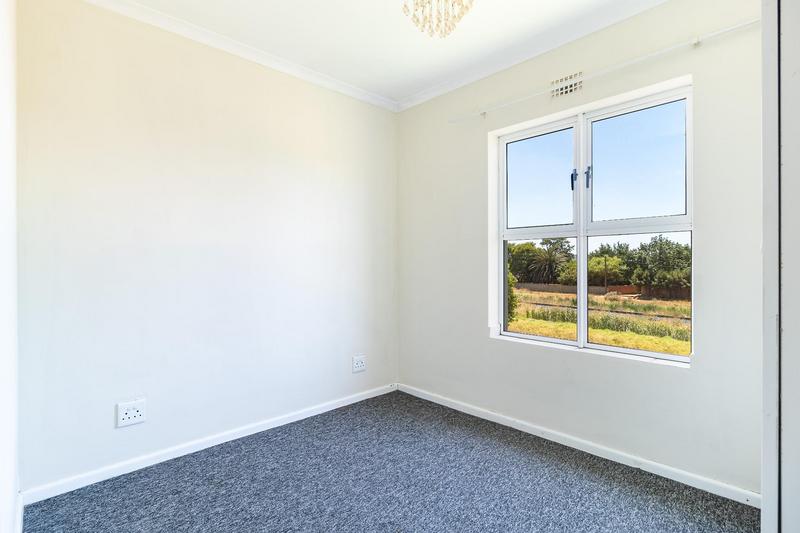 2 Bedroom Property for Sale in Buhrein Western Cape